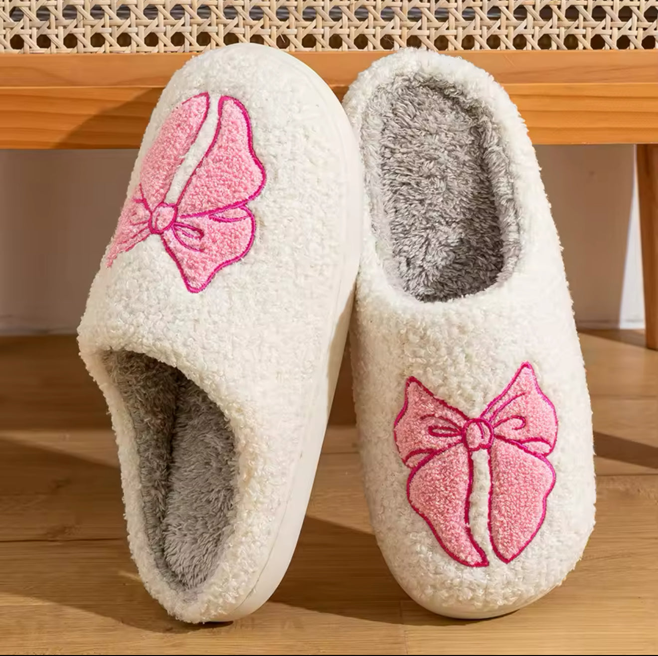 Pink Bow 🎀 Cozy Slippers